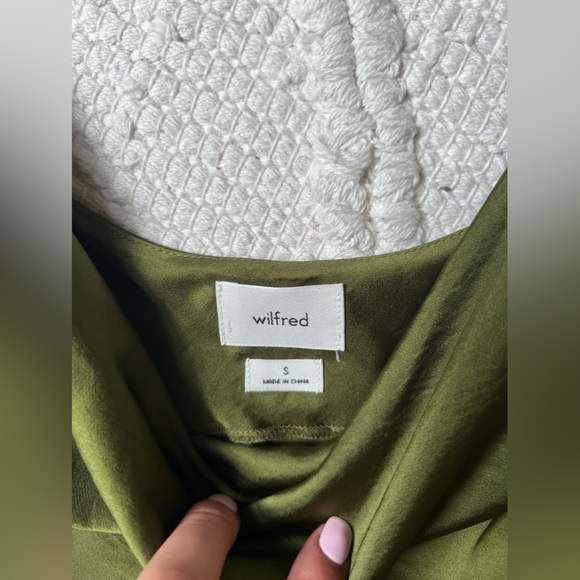 Aritzia Wilfred Only Cowlneck Slip midi Dress in Grotto Green Satin - Picture 4 of 4